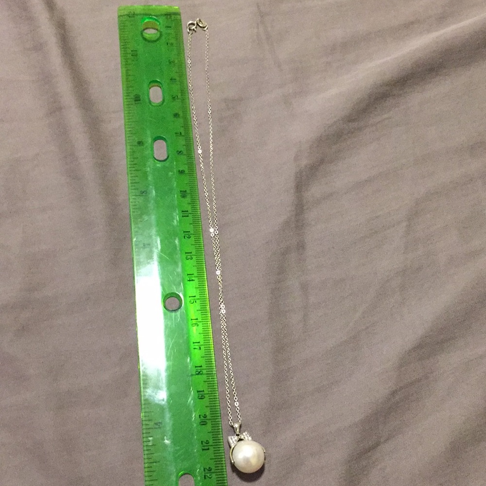 Real very big pearlnecklace,diameter 1cm.Like new.